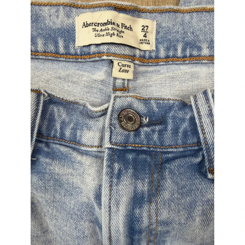Abercrombie Curve Love Ultra High Rise Ankle Straight Jeans Light Wash 27 4